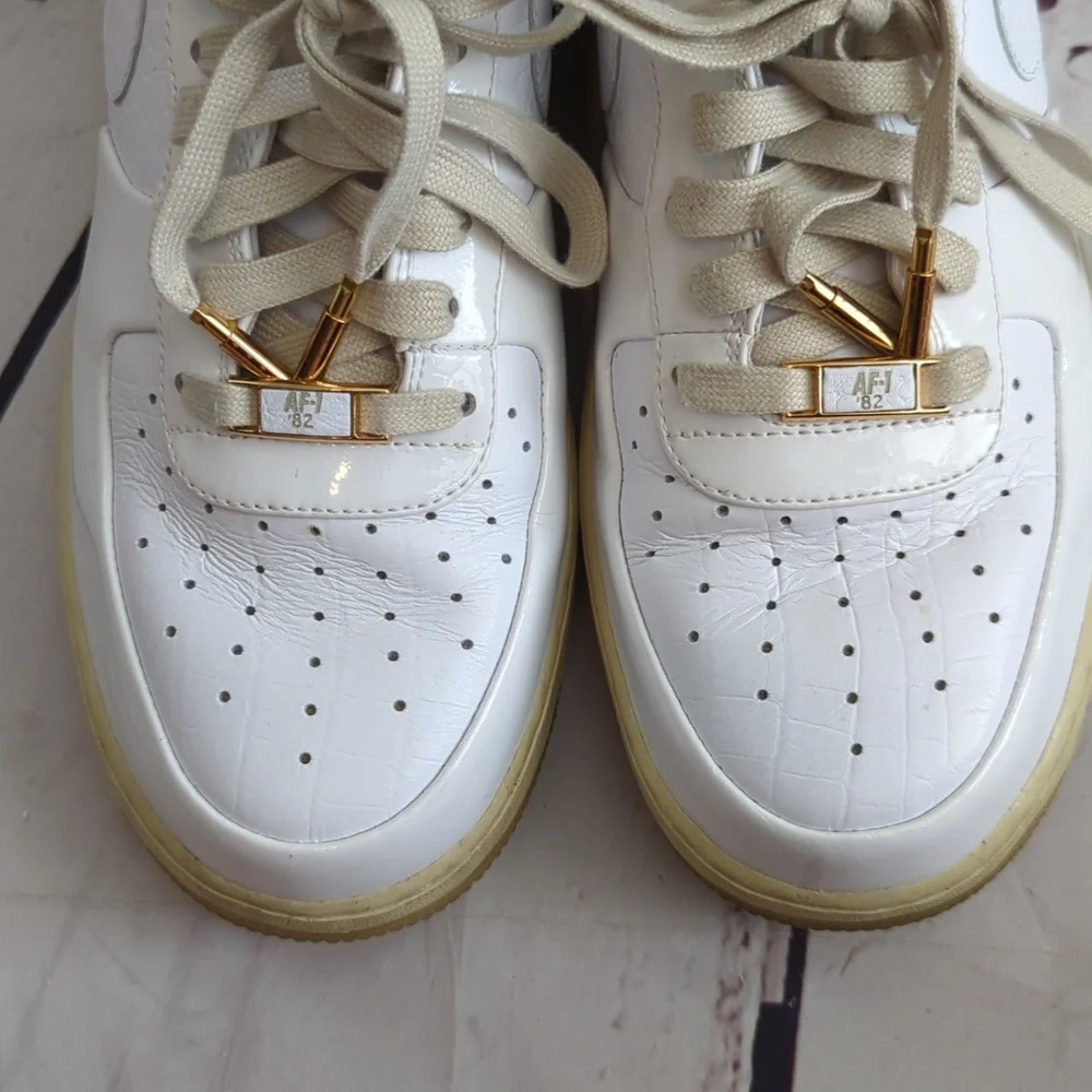 Nike Air Nikeid Air Force 1, XXV low cream patent leather sneakers, men's 11